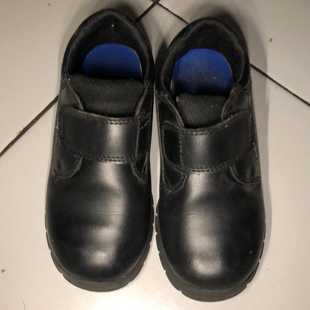 Size 11 1/2 smart fit shoes